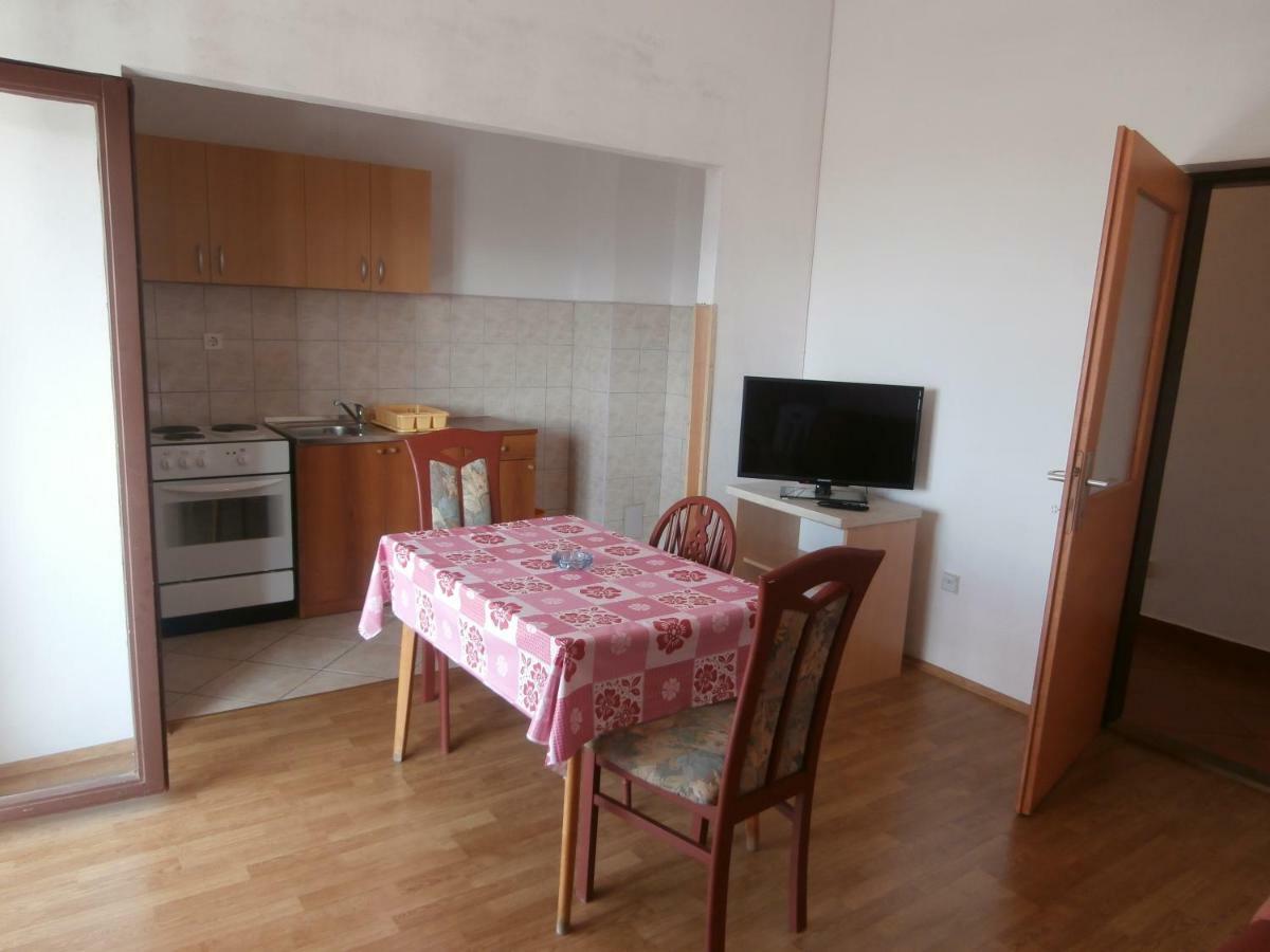 Jure Erceg Apartment Starigrad Paklenica Exterior foto